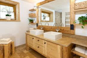 altholzbadezimmer, altholzwaschtich, altholzdoppelwaschtisch