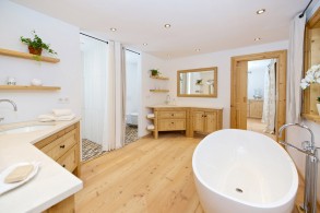 badezimmer maßangefertigt, waschtisch mit stein, unterbaubecken